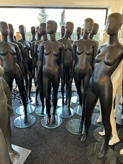 mat zwarte etalagepop paspop etalagefiguur mannequin, Kleding | Dames, Ophalen of Verzenden