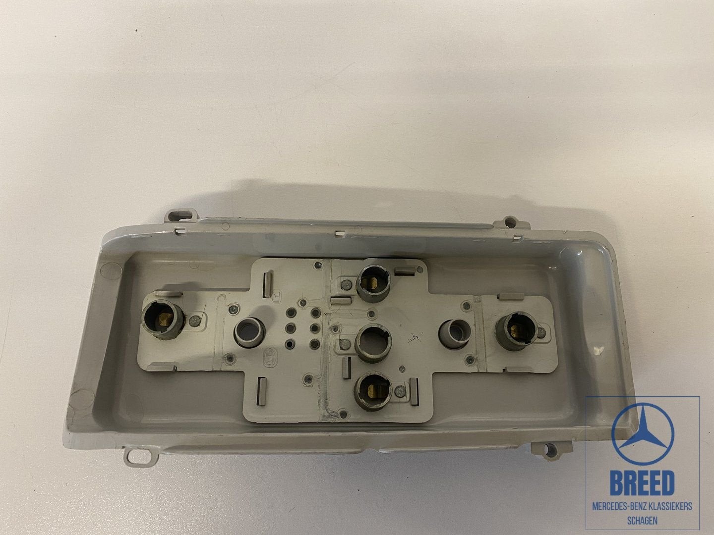 NOS lampendrager rechts Hella Mercedes-Benz W114 W115 /8, -, Nieuw, Ophalen of Verzenden, -