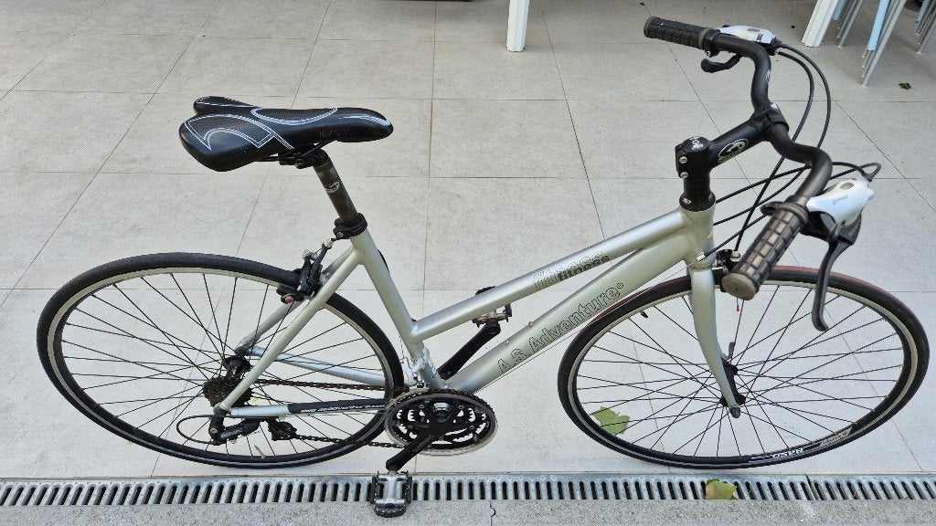 👍   Nieuw staat Mooie Sportfiets “Adventure” 28 inch ==>, Vélos & Vélomoteurs, Vélos | Femmes | Vélos de sport & de randonnée