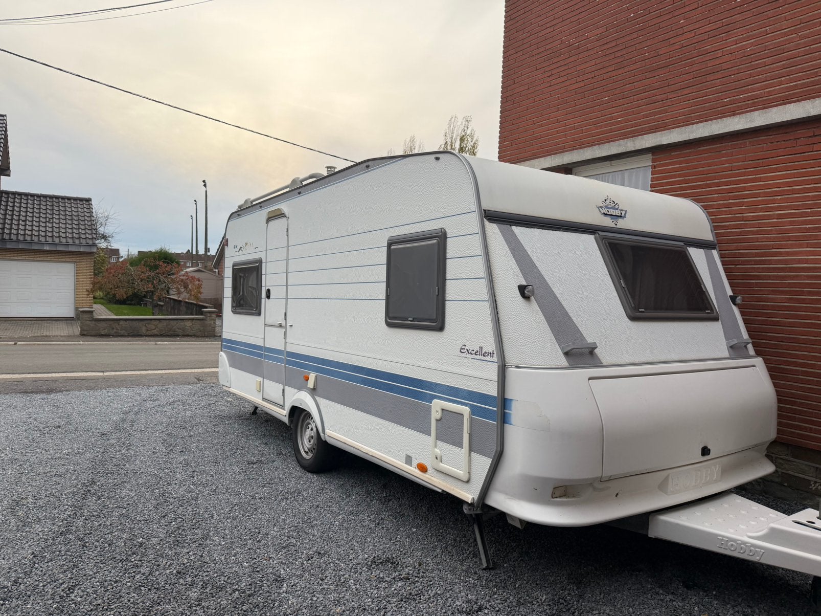 Caravane hobby excellent, Caravanes & Camping, Caravanes, Jusqu'à 4, 6 à 7 mètres, Hobby, Roue de secours