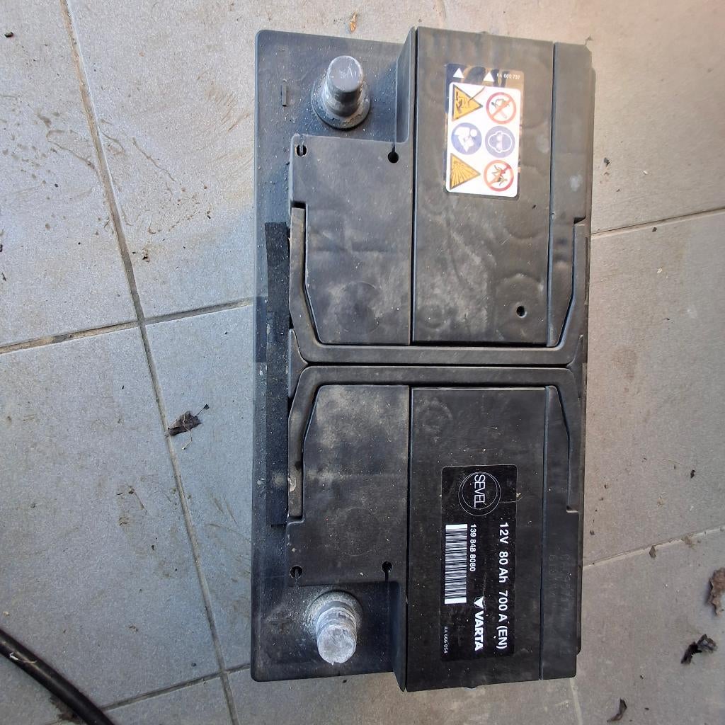 Batterie 12v 80Ah 700a, Autos : Pièces & Accessoires, Enlèvement, Utilisé