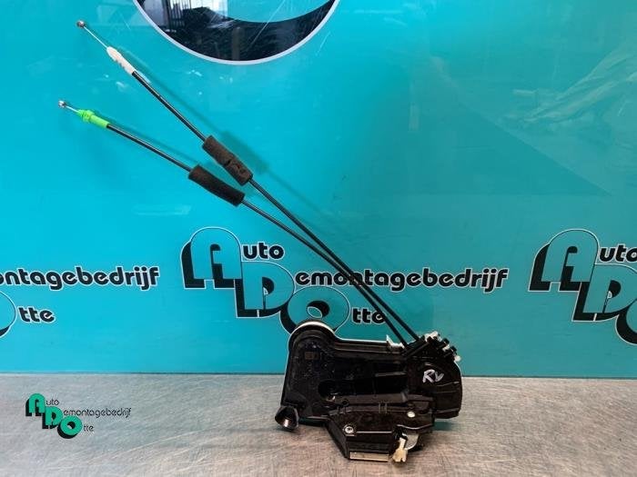 Deurslot Mechaniek 4Deurs rechts-voor van een Peugeot 108 (1, Gebruikt, -, -, Ophalen of Verzenden