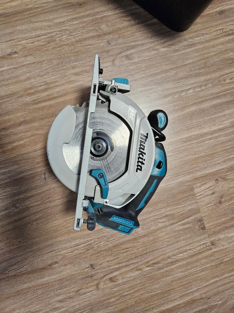 Scie circulaire Makita DHS680 18v, Enlèvement, Comme neuf, Scie circulaire, Makita/bosch
