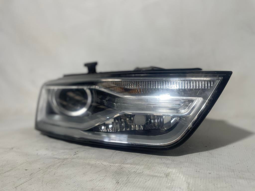 Phare droit Audi Q3 8U0941006C, Audi, Enlèvement, Utilisé