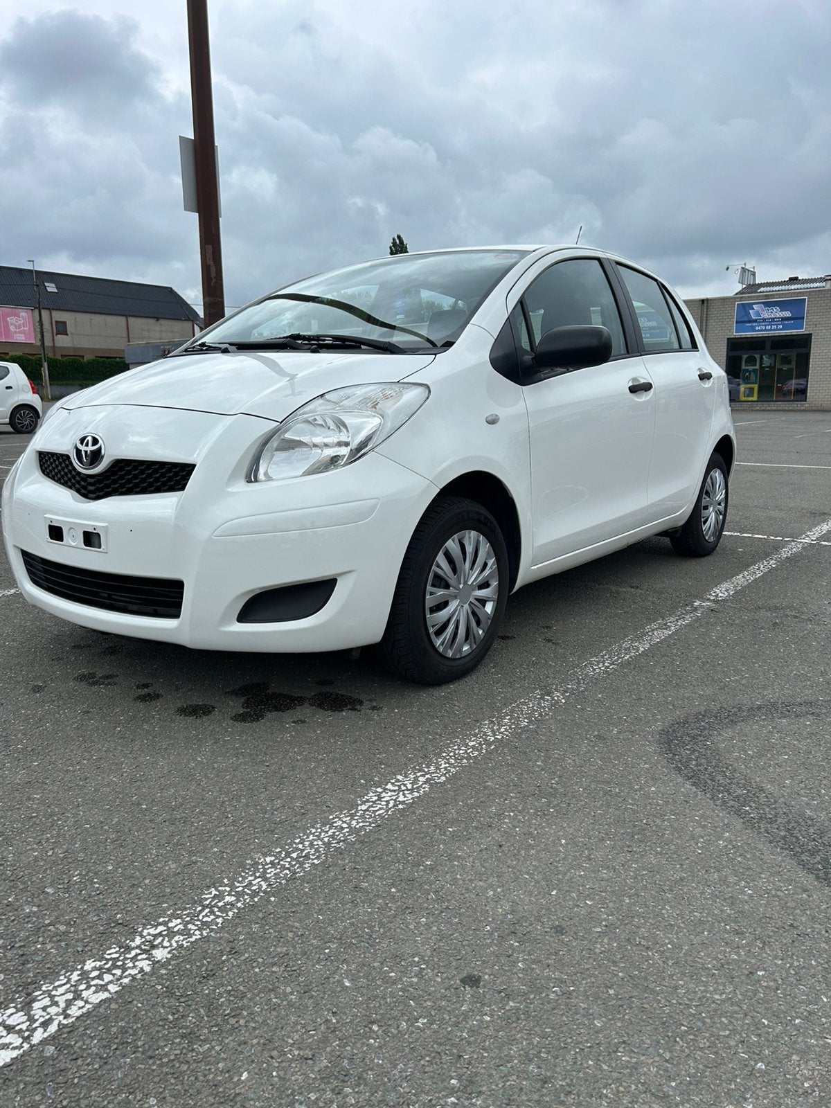 Toyota Yaris 10000 cc essence, Autos, Euro 5, Achat, Boîte manuelle, Noir