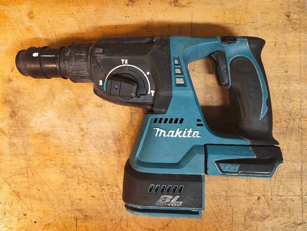 Marteau Perforateur Makita DHR243, Bricolage & Construction, Enlèvement ou Envoi, Utilisé, Marteau perforateur et/ou Marteau piqueur