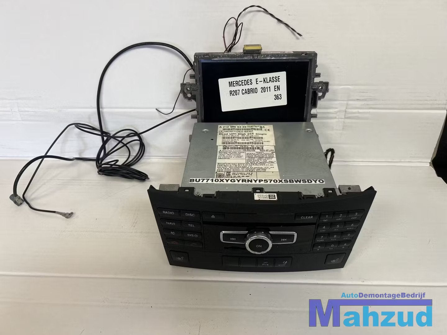 MERCEDES E A207 Cabrio radio display scherm 2009-2016, Mercedes-Benz AG, Mercedes-Benz, Utilisé, Mercedesstrasse 120
70372  Stuttgart, DE