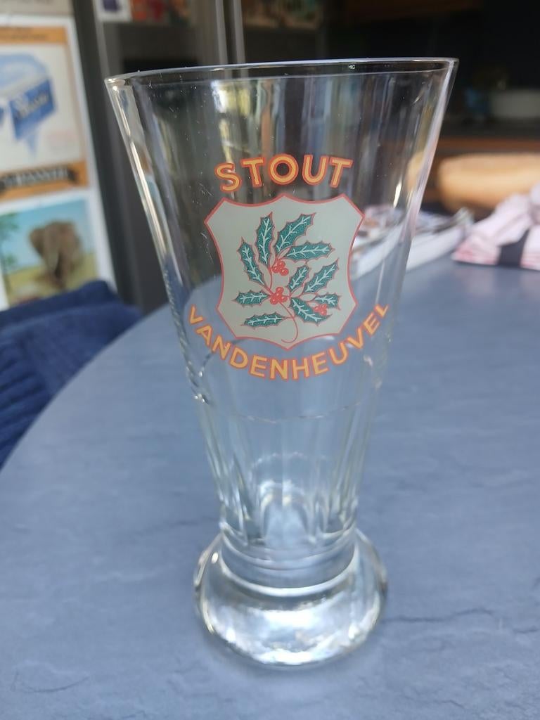 Oud glas vandenheuvel  stout, Ophalen