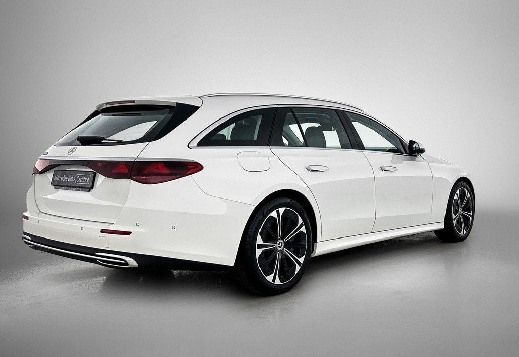 Mercedes-Benz E-Klasse 300 e Break Luxury Line Distronic | S, Auto's, Mercedes-Benz, Automaat, Gebruikt, Zwart, Wit