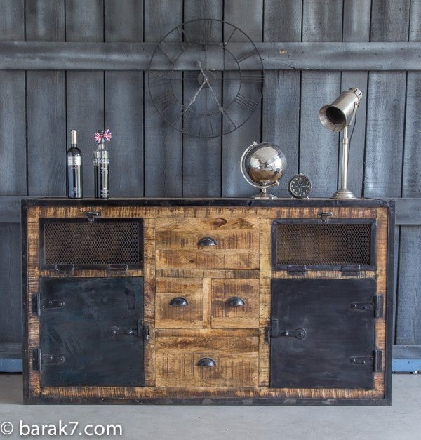 Buffet industriel à portes finition carbone, Maison & Meubles, Avec tiroir(s), Moins de 100 cm, Comme neuf, Enlèvement