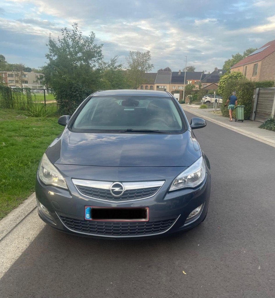 Opel Astra J 2010  1.6 benzine euro 5, Autos, Euro 5, 65 kW, Boîte manuelle, Alcantara