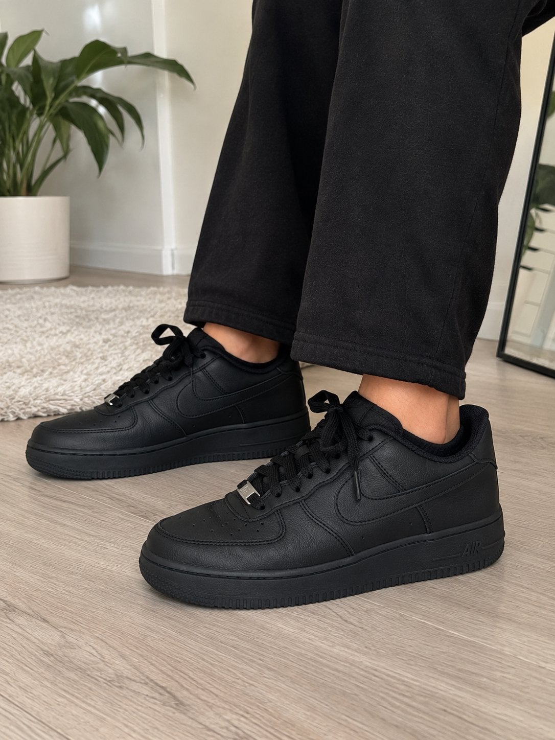 Nike Air Force 1 noires – Pointure 39, Enlèvement ou Envoi, Porté, Baskets, Noir