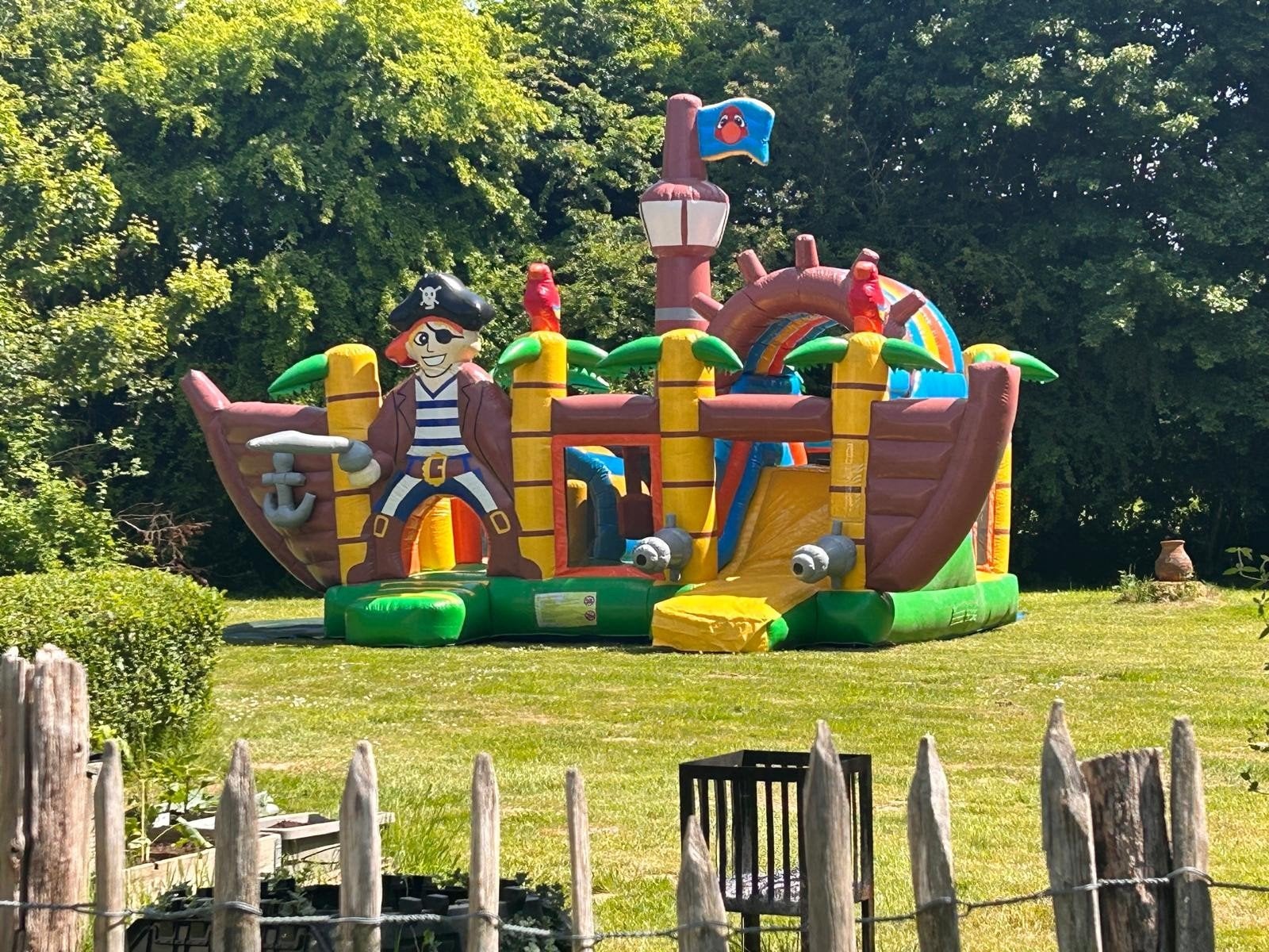 Springkasteel Piraat XXL met blower en vestingingshaken, Kinderen en Baby's, Speelgoed | Buiten | Springkussens, Ophalen