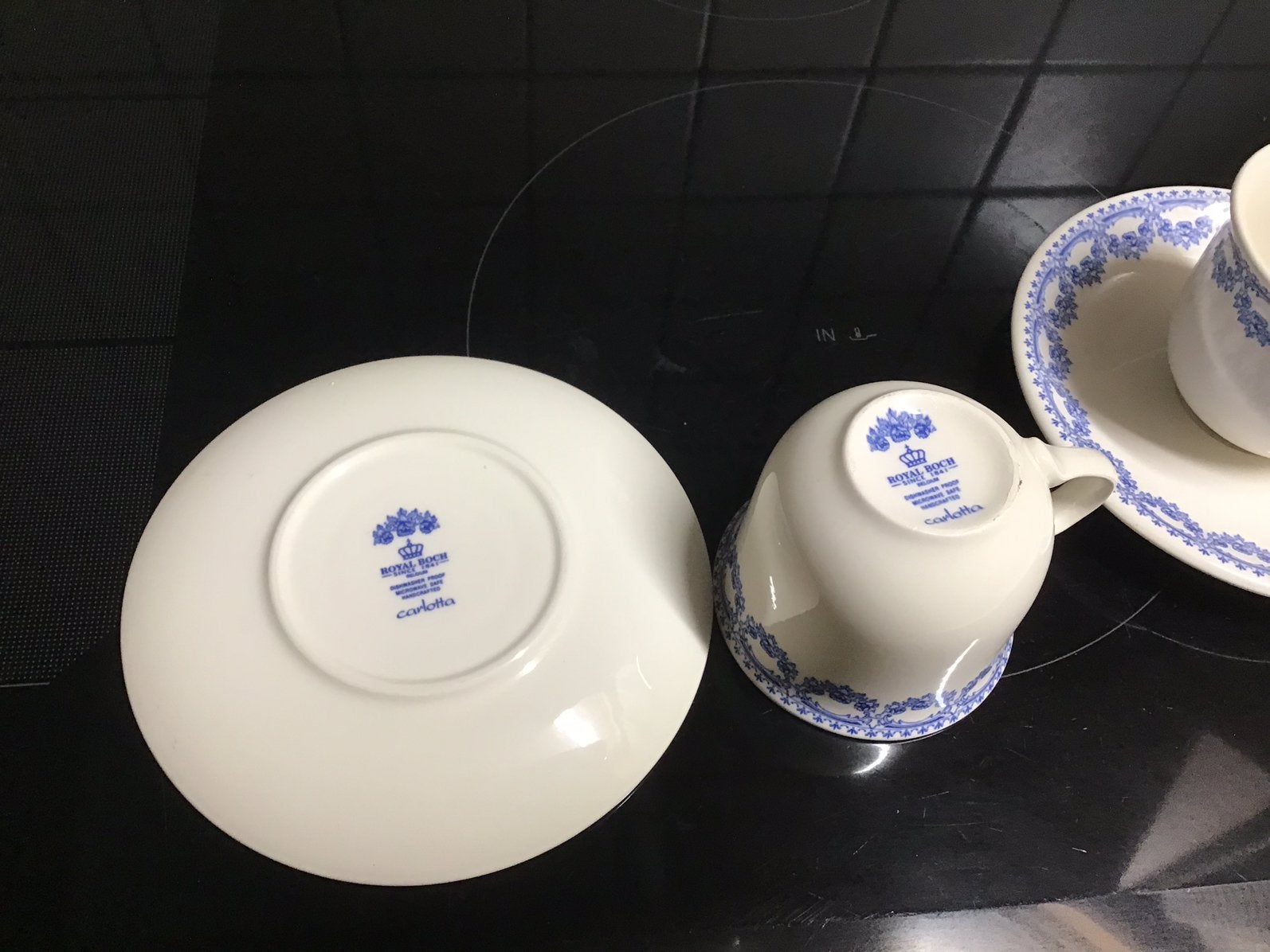 Set 2 kopjes tasjes met schoteltjes blauwe boch carlotta, Ophalen of Verzenden, Zo goed als nieuw