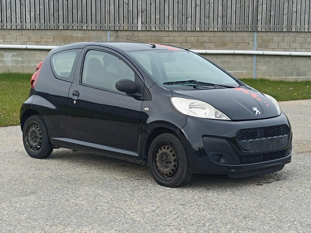 Peugeot 107 2013 1.0 Essence, Auto's, Peugeot, Voorwielaandrijving, Euro 5, Stof, Zwart