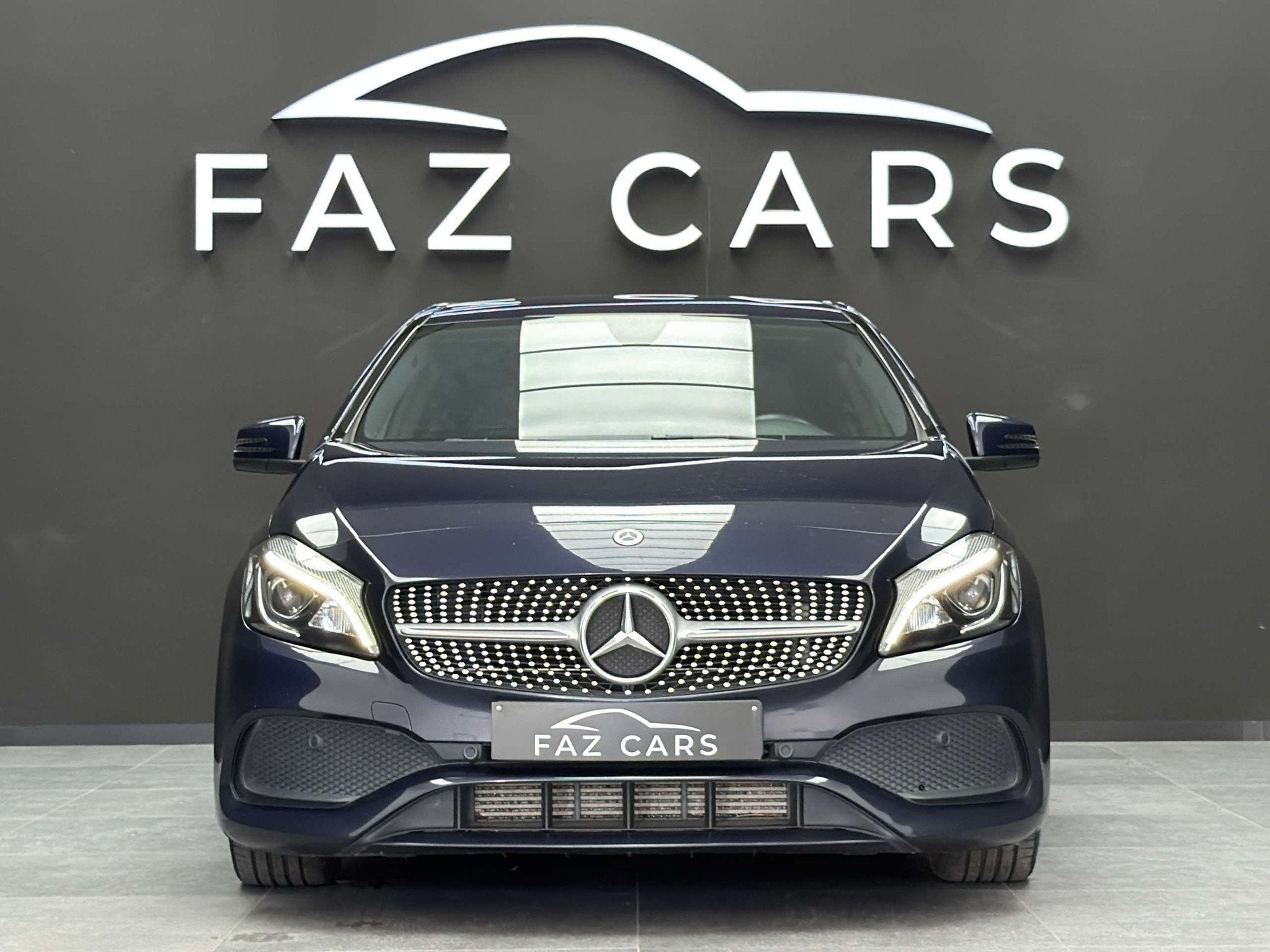 Mercedes-Benz A-Klasse A160 * 1ER PROP + PACK AMG + CAMÉRA, Autos, Euro 6, Entreprise, Boîte manuelle, Noir