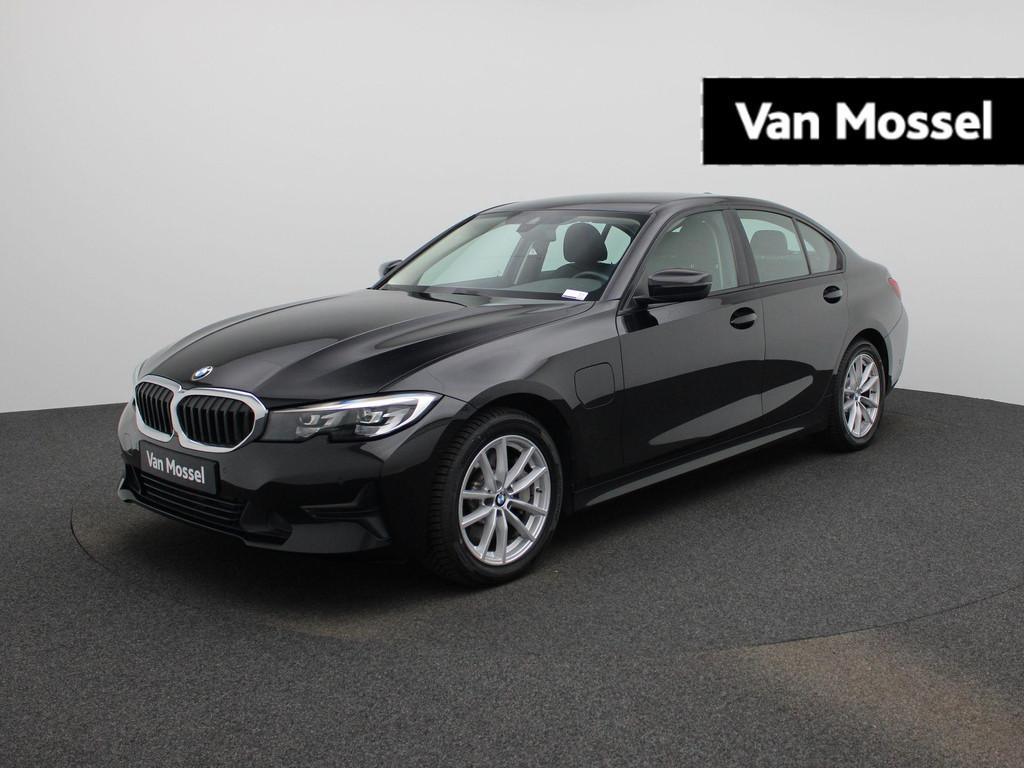 BMW 3 Reeks Berline 330e LED | NAVI | CAMERA, Auto's, BMW, 4 deurs, Gebruikt, Zwart, 4 cilinders