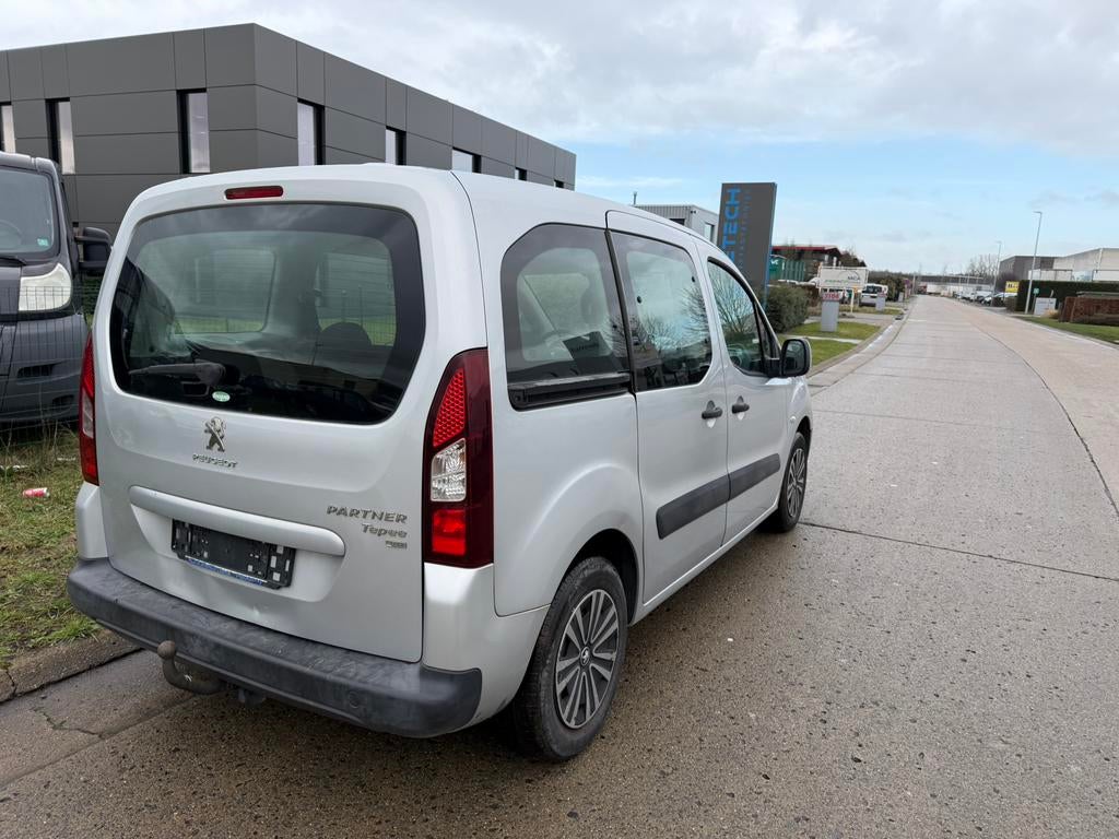 Peugeot partner 1.6 diesel 68 Kw,Bj 2013,Euro 5,*5 Plaatsen, Auto's, Voorwielaandrijving, Euro 5, 1600 cc, Bedrijf