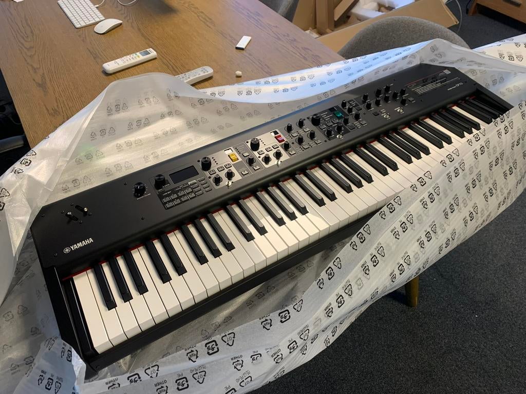 Yamaha Cp73, Muziek en Instrumenten, Ophalen, Zwart, Digitaal, Zo goed als nieuw