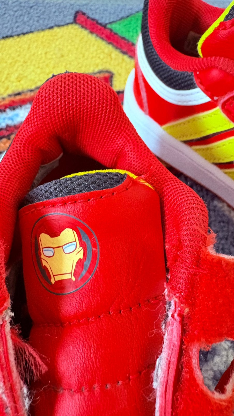 Stoere Adidas Hoops 3.0 x Marvel Iron Man – Maat 22, Ophalen