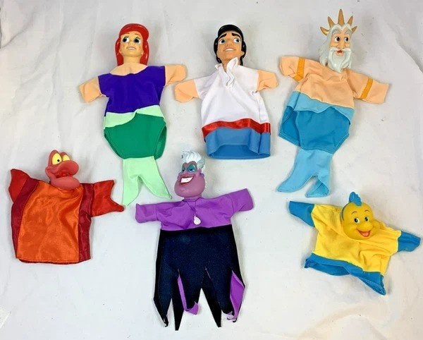 Disney Kleine Zeemeermin Handpoppen Set poppenkast compleet, Verzenden, Pocahontas of Kl. Zeemeermin, Zo goed als nieuw, Knuffel
