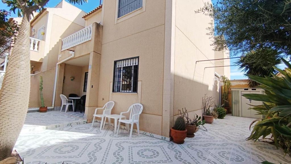 Bungalow met 2 slaapkamers in Torrevieja, Torrevieja, Spanje, Woonhuis, 2 kamers