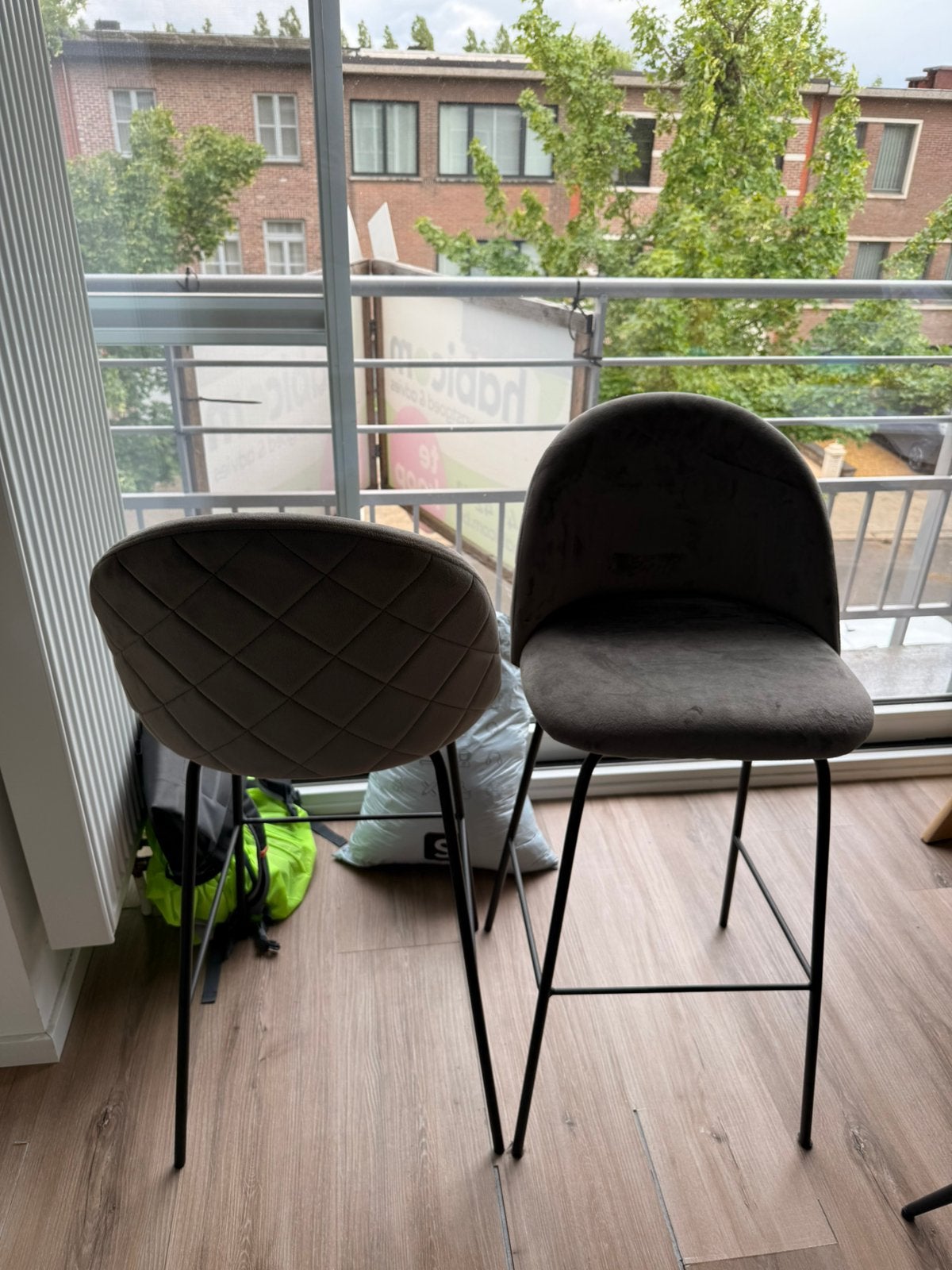 2 velvet barkrukken, Ophalen, Zo goed als nieuw