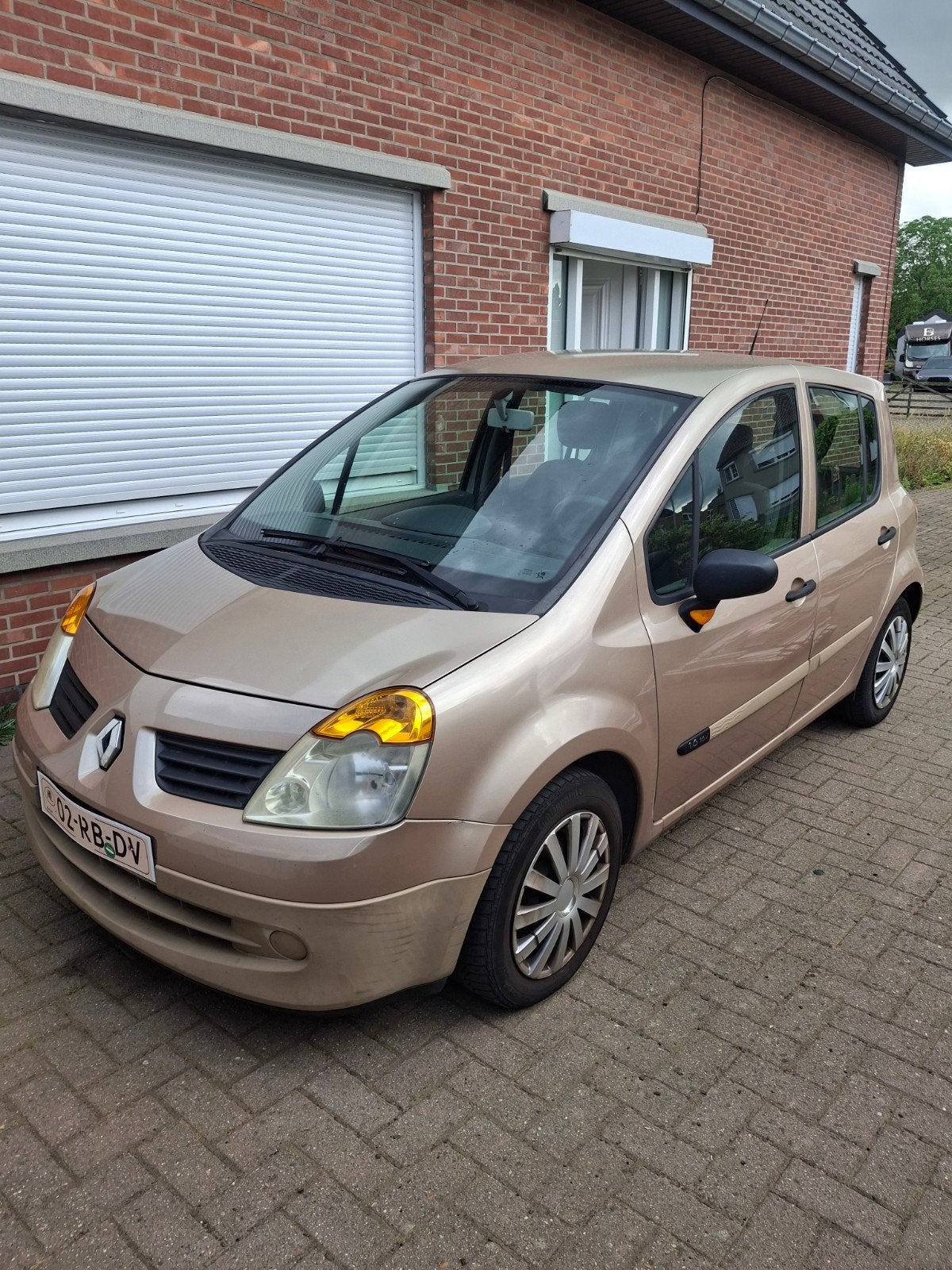 Renault Modus 1.6 16V AUT 2005 Beige  140.000 km export, Auto's, Automaat, Monovolume, Beige, Beige