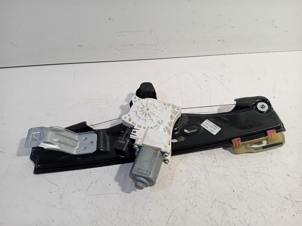 Raammechaniek elektrisch links achter Jaguar XE, Onderdelen@venauto.nl, Van der Ven Autorecycling B.V., Gebruikt, Ettenseweg 76, 4706 PB Roosendaal, The Netherlands