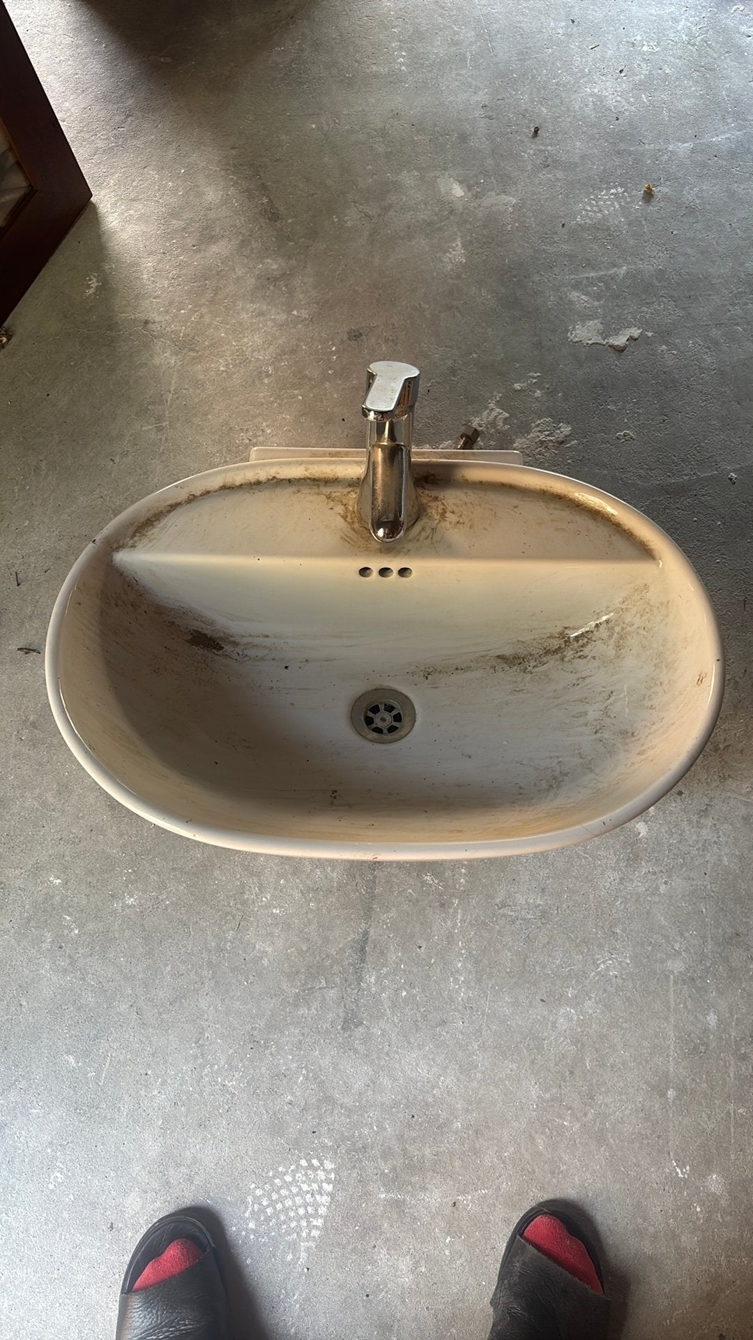 2 gratis lavabo’s, Ophalen, Zo goed als nieuw
