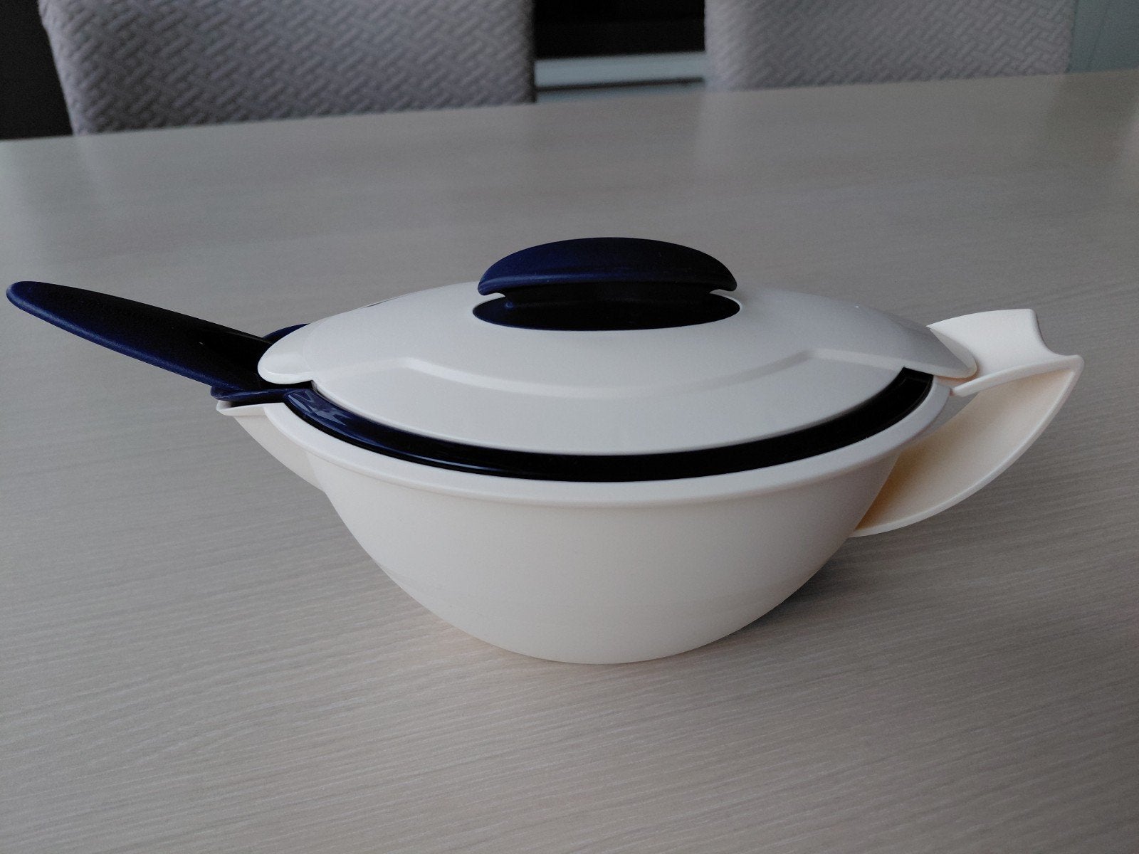 Sauskom Tupperware 550 ml als nieuw, Huis en Inrichting, Keuken | Tupperware, Blauw, Ophalen of Verzenden, Zo goed als nieuw, 550 ml