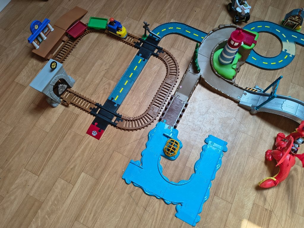 PAW Patrol Adventure Bay Mega Roll Track + Lighthouse Rescue, Kinderen en Baby's, Ophalen, Gebruikt