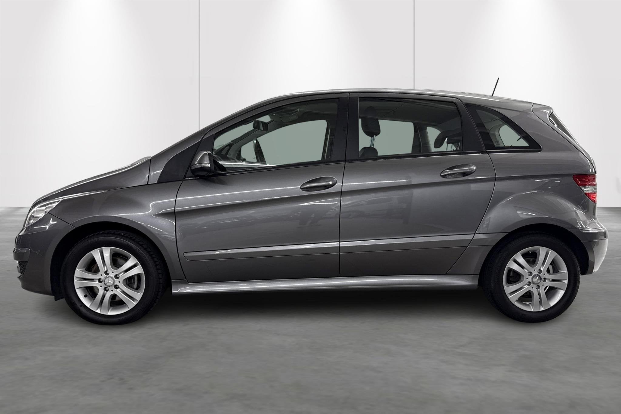 Mercedes-Benz B-Klasse B 200 (automatique), 100 kW, Electronic Stability Program (ESP), https://public.car-pass.be/vhr/923f2091-3173-4ca3-8b82-18014d35d58d