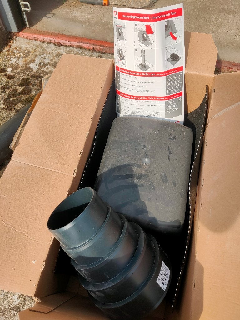 2x Ubbink Ontluchtingspan RVT 200 Ubiflex zwart, Ophalen, Nieuw, Overige typen