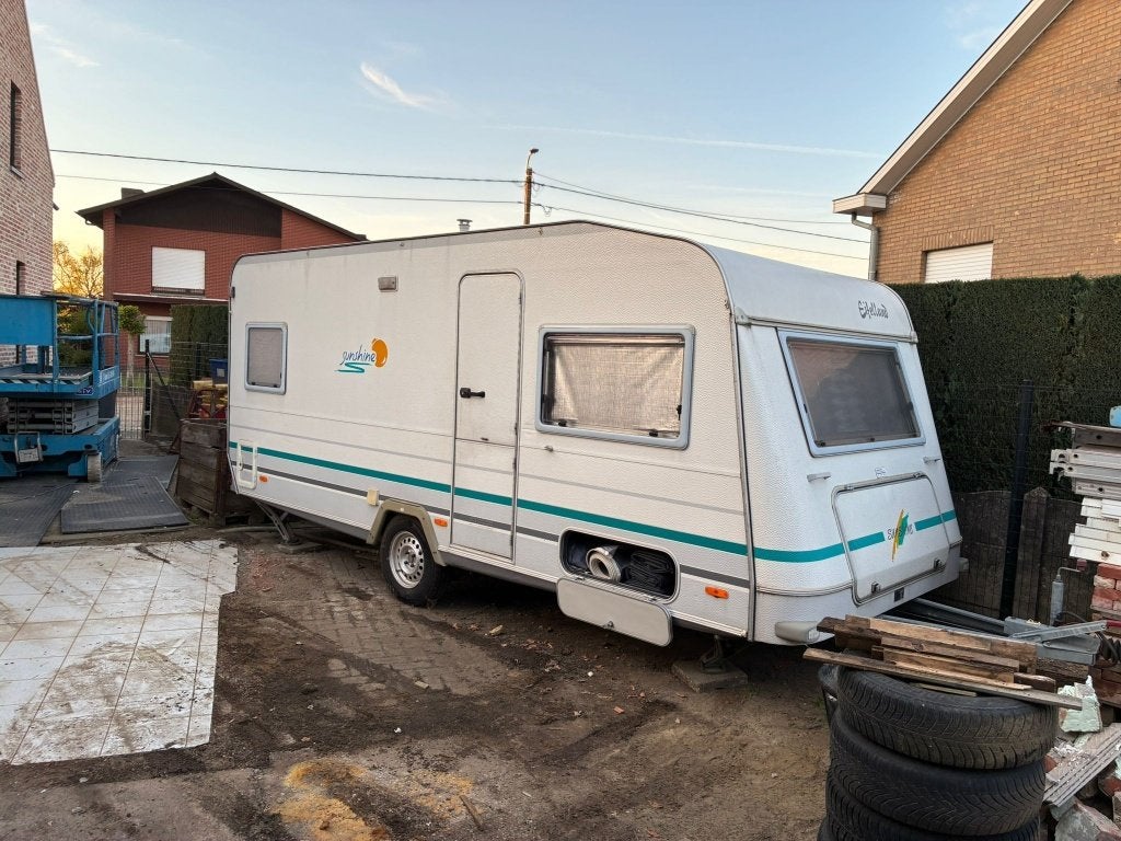 Caravane Eifelland Knaus, Caravanes & Camping, Caravanes, Particulier, jusqu'à 4, 1000 - 1250 kg, Banquette en rond, Eifel, Grand lit