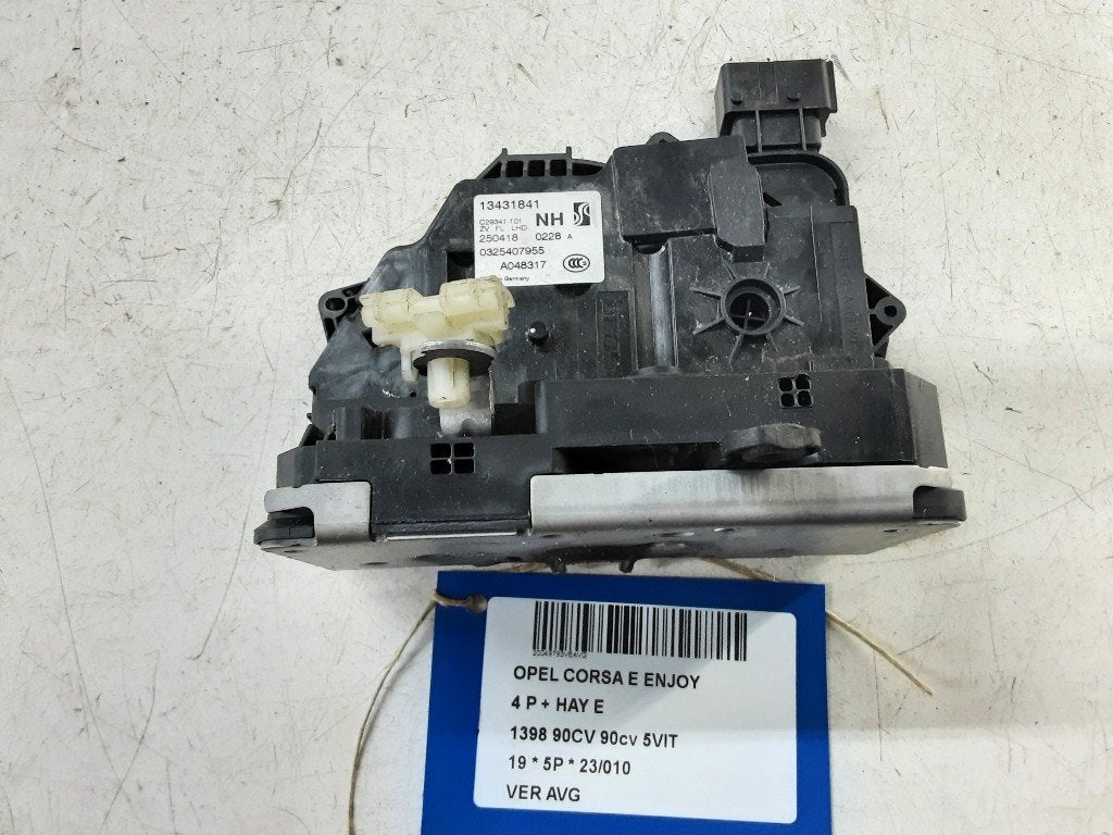 SERRURE DE PORTE AVANT GAUCHE Opel Corsa E (13431841), Opel, Opel Automobile GmbH, Utilisé, Avant