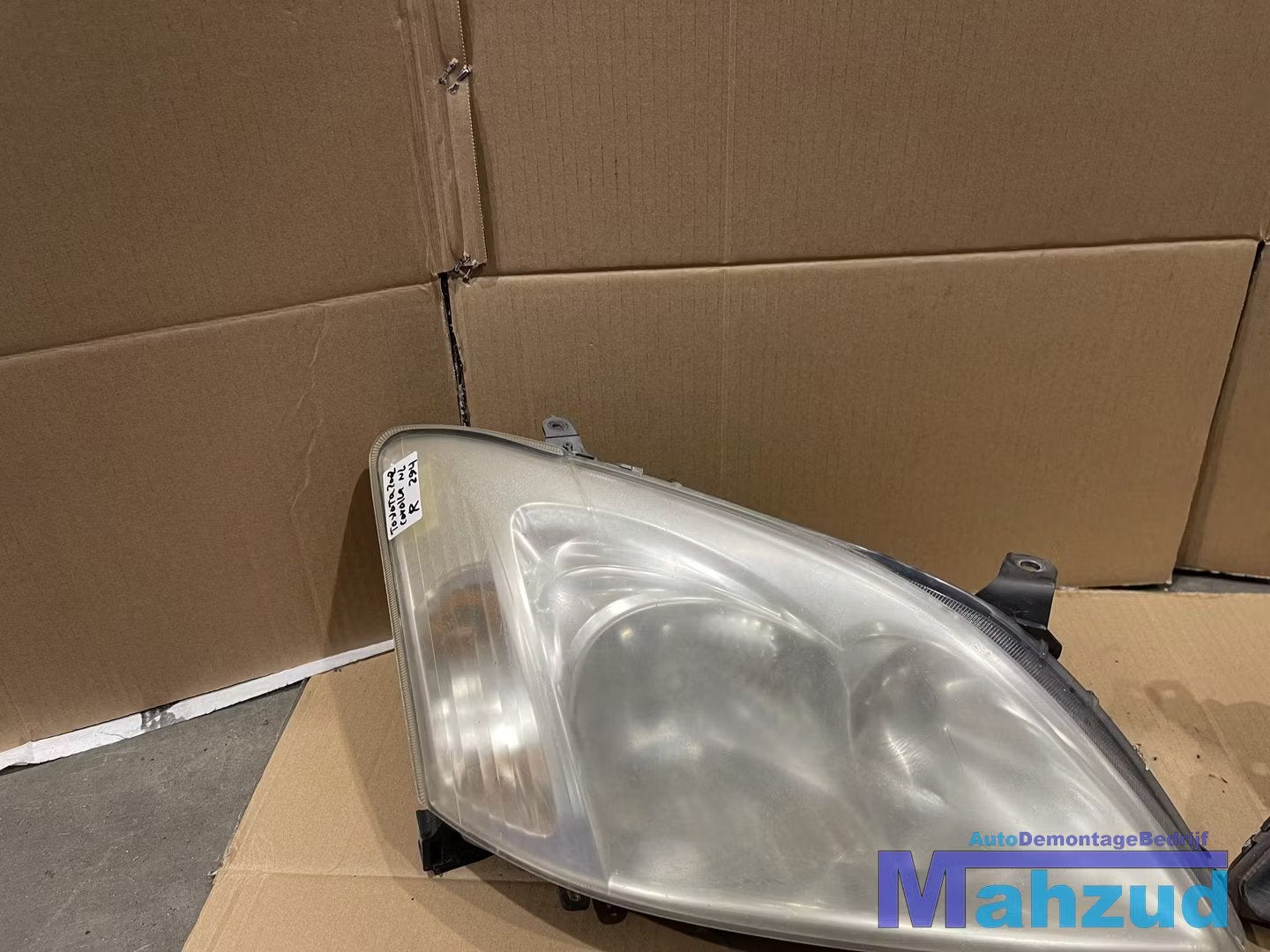 TOYOTA COROLLA E12 rechter koplamp 2001-2007, Info@toyota.co.jp, Toyota Motor Corporation, Toyota-Cho 1
471-8571  Toyota City