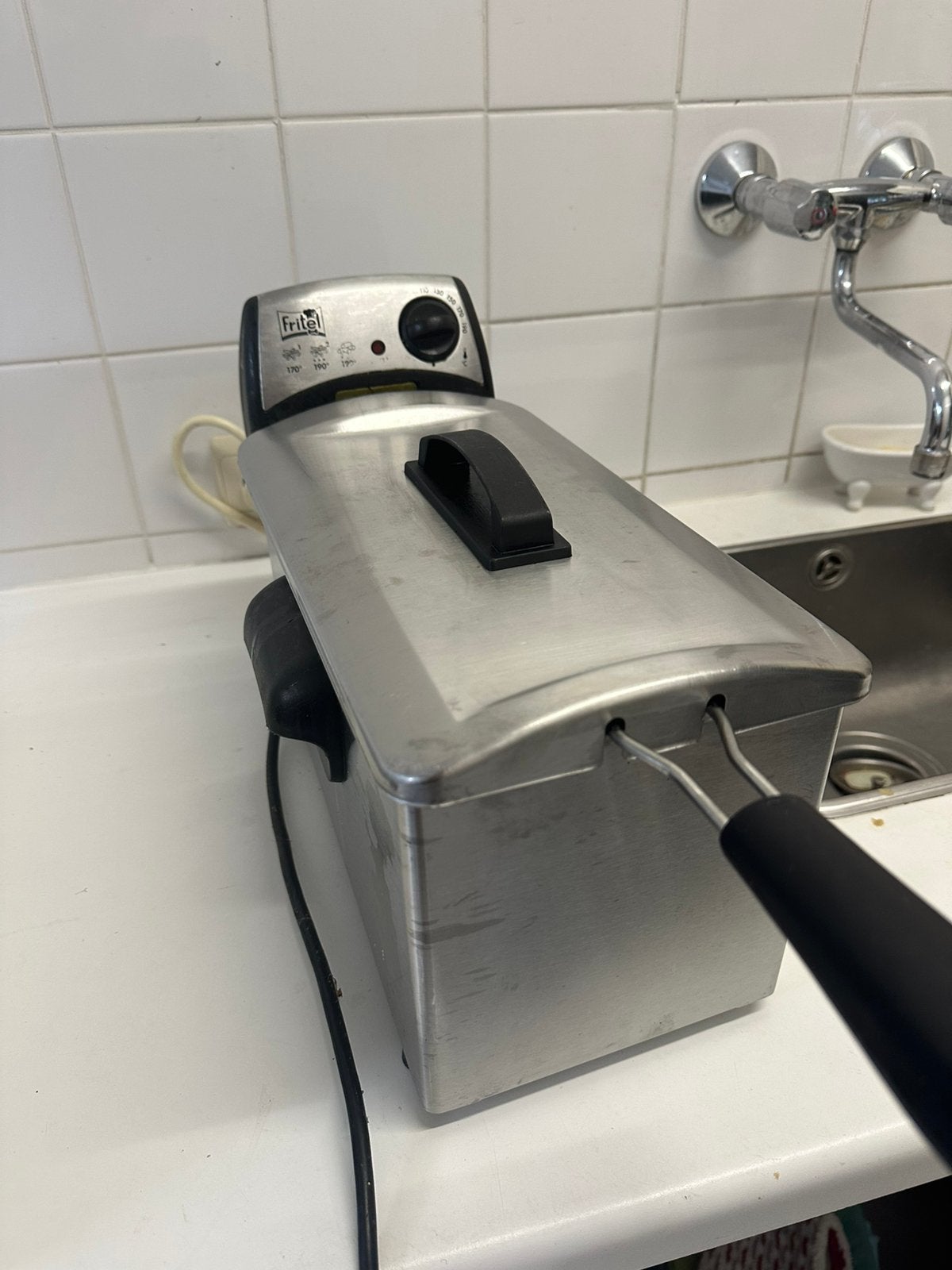 Friteuse fritel FR1355, 3 tot 4 liter, Ophalen, Gebruikt, Uitneembare binnenpan