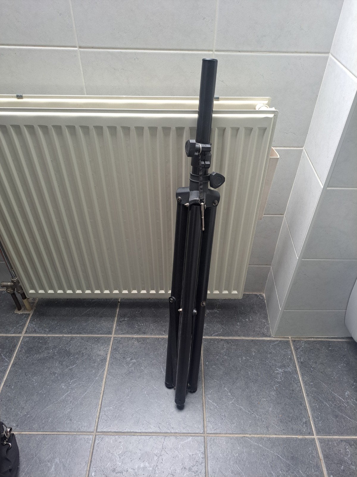 König statief voor speaker (1 stuk), Muziek en Instrumenten, Standaarden, Ophalen, Gebruikt, Speaker