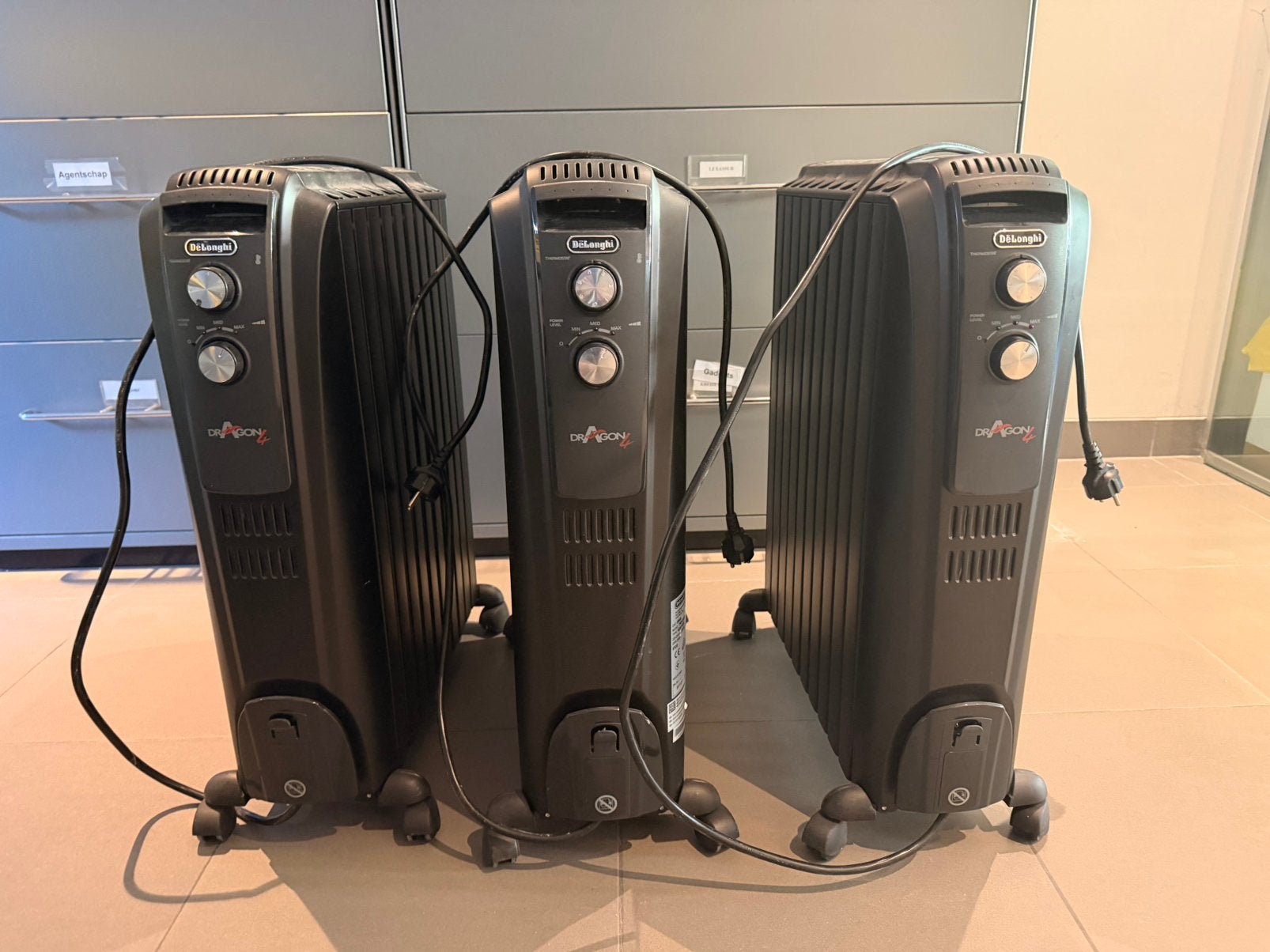 Drie olieradiatoren Delonghi, Computers en Software, Ophalen, Zo goed als nieuw