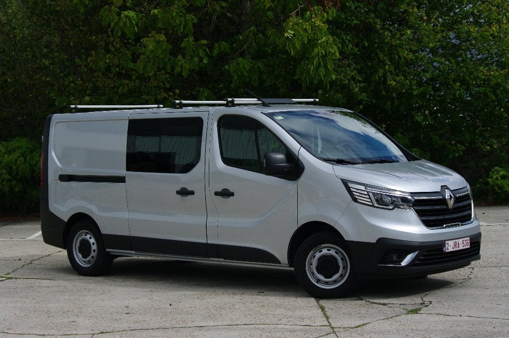 Renault Trafic 2.0dCi 150 pk dubbel cabine 6 plaatsen, Voorwielaandrijving, Stof, 4 cilinders, Renault