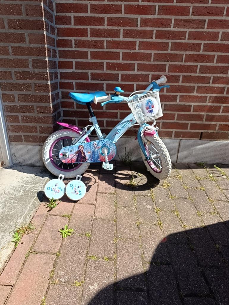 Frozen, Fietsen en Brommers, Ophalen