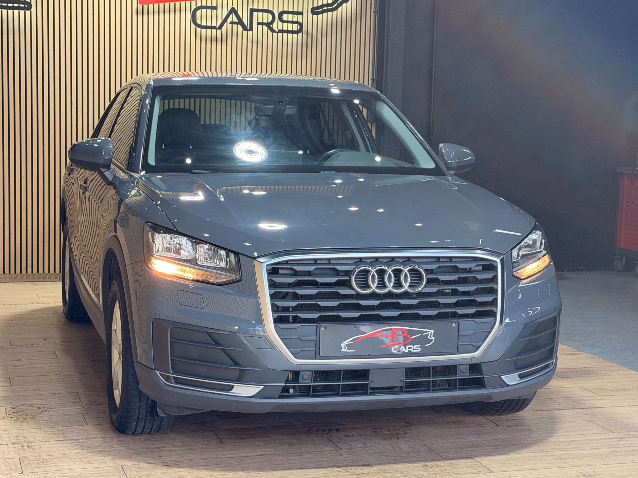 Audi Q2 1.4 TFSI * Sport * GARANTIE 12 MOIS * 1ER PROP *, Auto's, Audi, Stof, Gebruikt, 4 cilinders, Zwart
