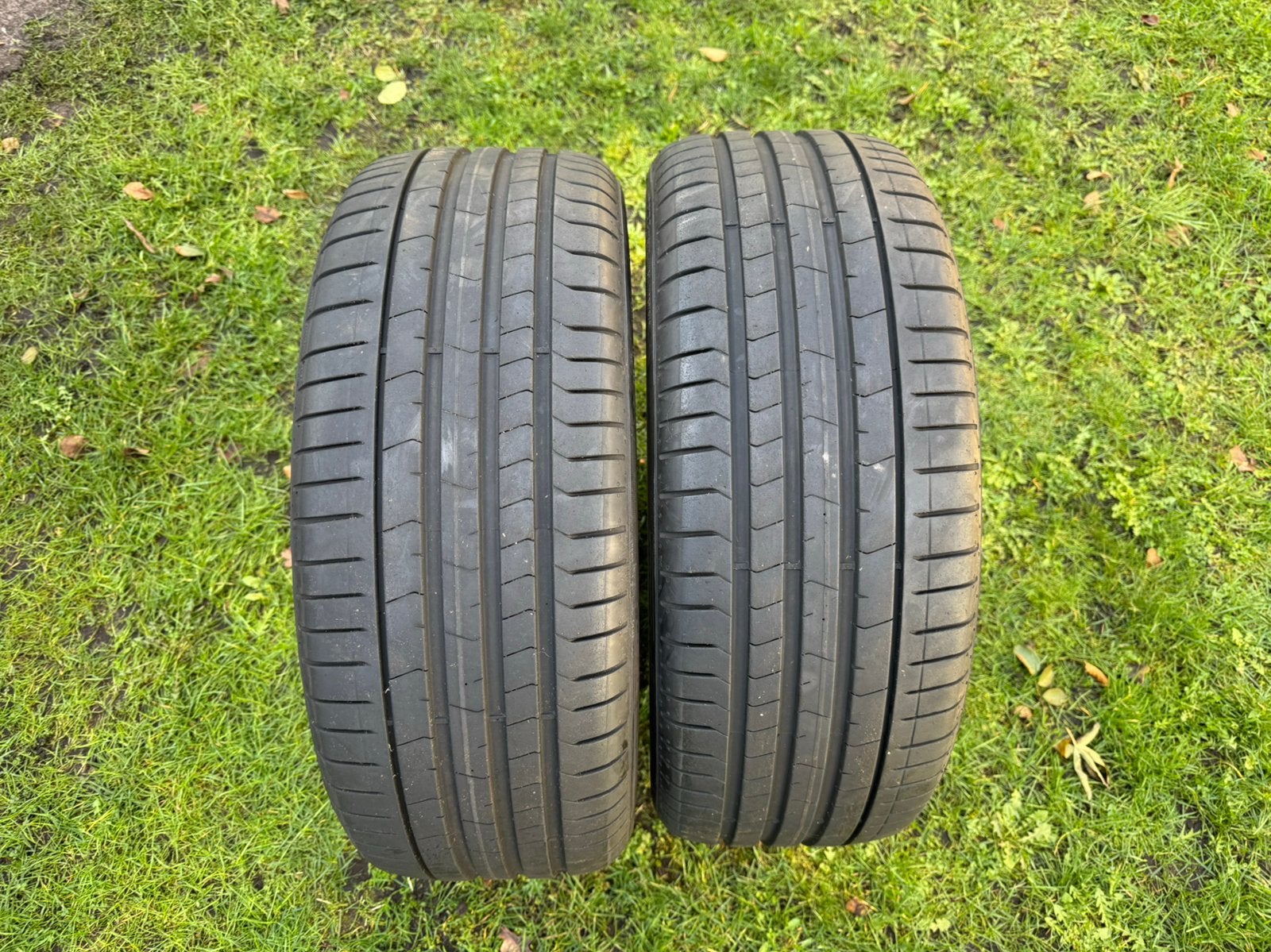 Pirelli zomerbanden 225 40 R19 met 6mm profiel, Ophalen, Zomerbanden