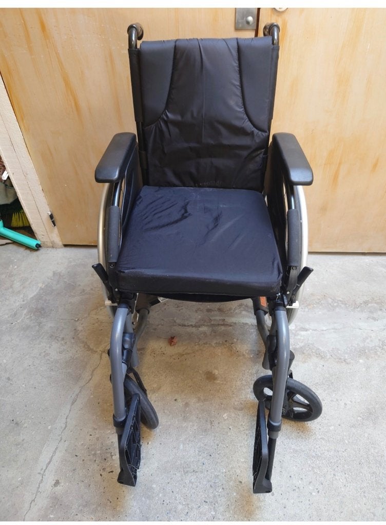 Rolstoel smal model licht, Divers, Chaises roulantes, Enlèvement, Utilisé, Fauteuil roulant à pousser