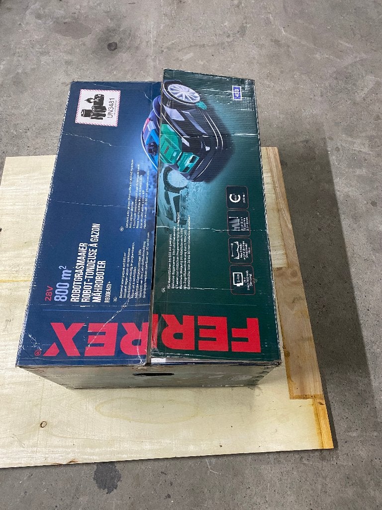 Robot tondeuse Ferrex R800 Easy +, Enlèvement, Comme neuf, Avec capteur de pluie