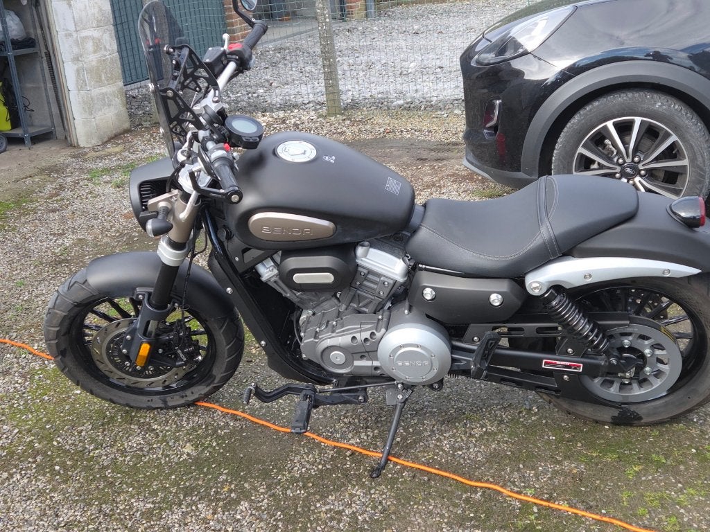 Benda 300 Avengers, Motoren, 2 cilinders, 300 cc, 12 t/m 35 kW