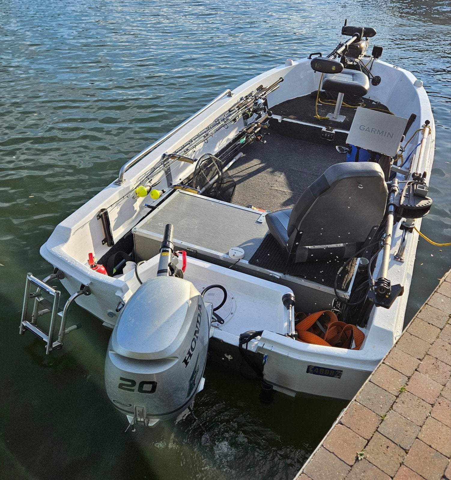 Bateau de pêche, 4 m, Utilisé, Moteur hors-bord, Polyester