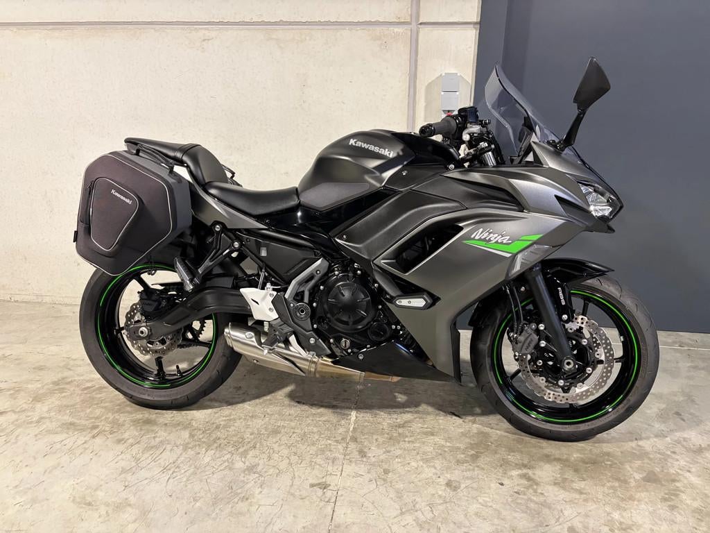 Kawasaki Ninja 650 met opties (btw moto) (bj 2022), Motoren, Motoren | Kawasaki, Bedrijf, Meer dan 35 kW, Toermotor, 650 cc
