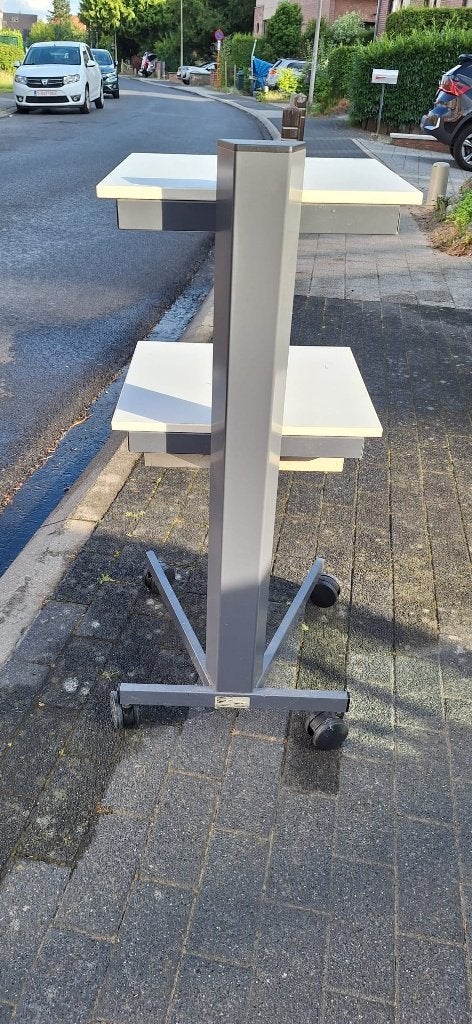 Meuble sur roulette, Enlèvement, Comme neuf, Métal